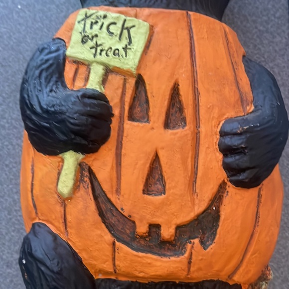 Black Cat in Pumpkin Costume Statue - Picture 3 of 7